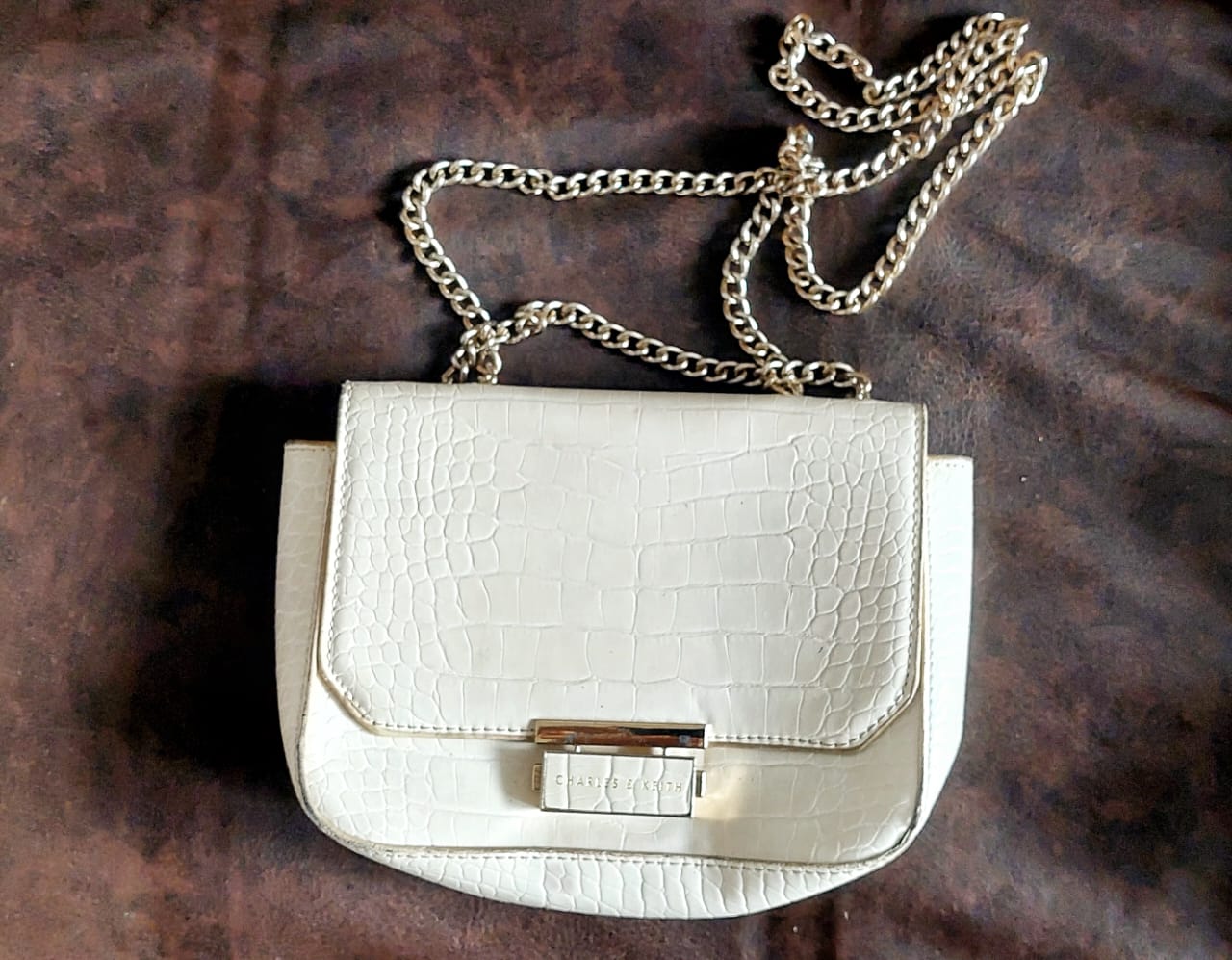 Foto Produk Terkunci